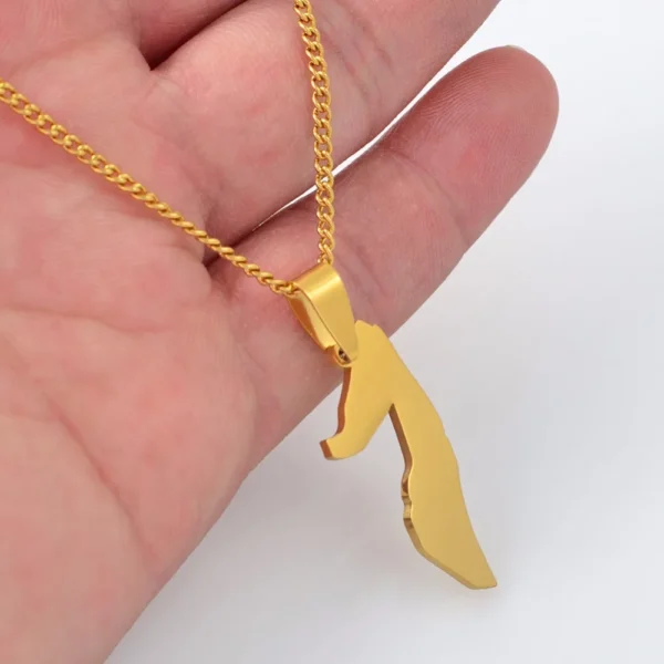 Gold necklace with Somalia pendant.