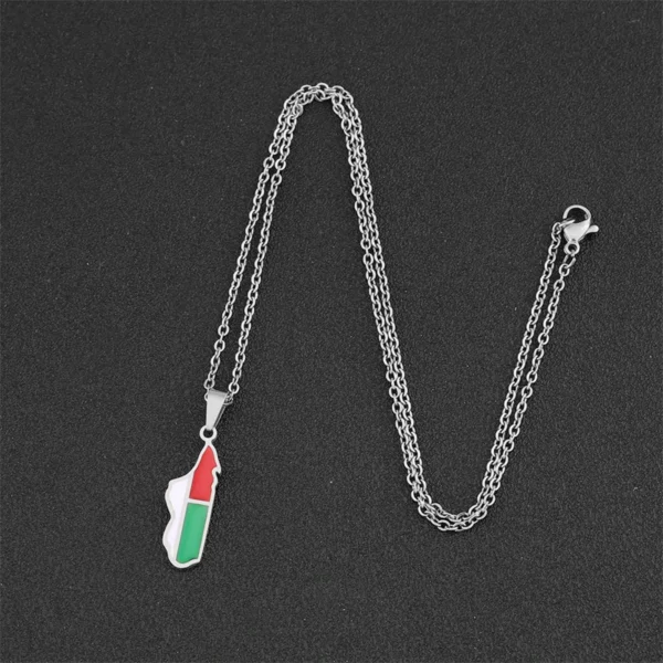 Silver chain necklace with Grenada pendant.