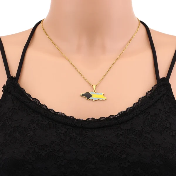 Gold necklace with Bahamas pendant