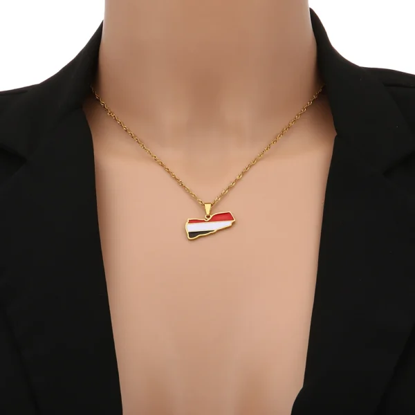 Gold chain with Yemen flag pendant.